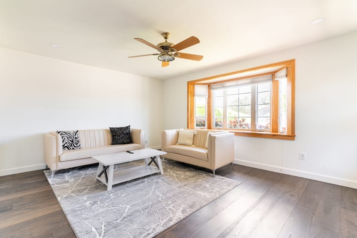 Charming & Quiet 3-br Home By Beaches & Disneyland - Huntington Beach, CA