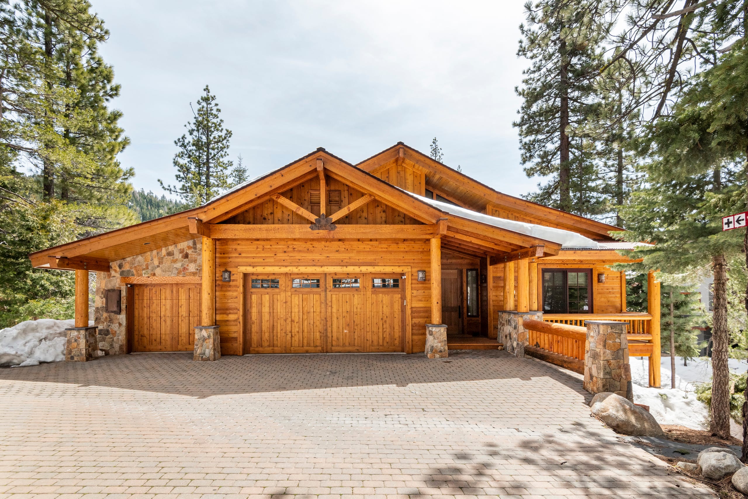 Luxury Swiss Chalet with Hot Tub & Creek Views - Main photo
