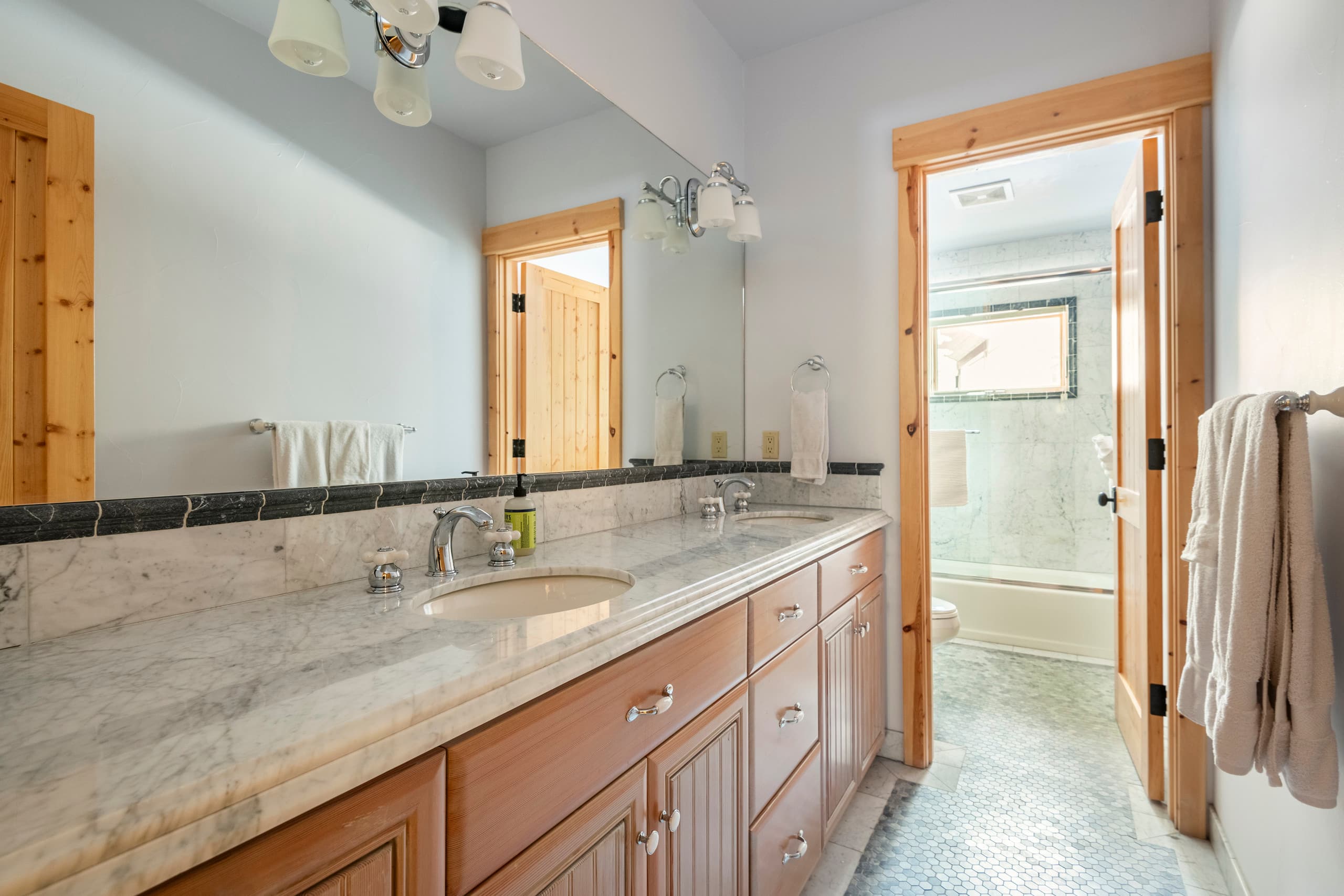 Luxury Swiss Chalet with Hot Tub & Creek Views - Photo 29
