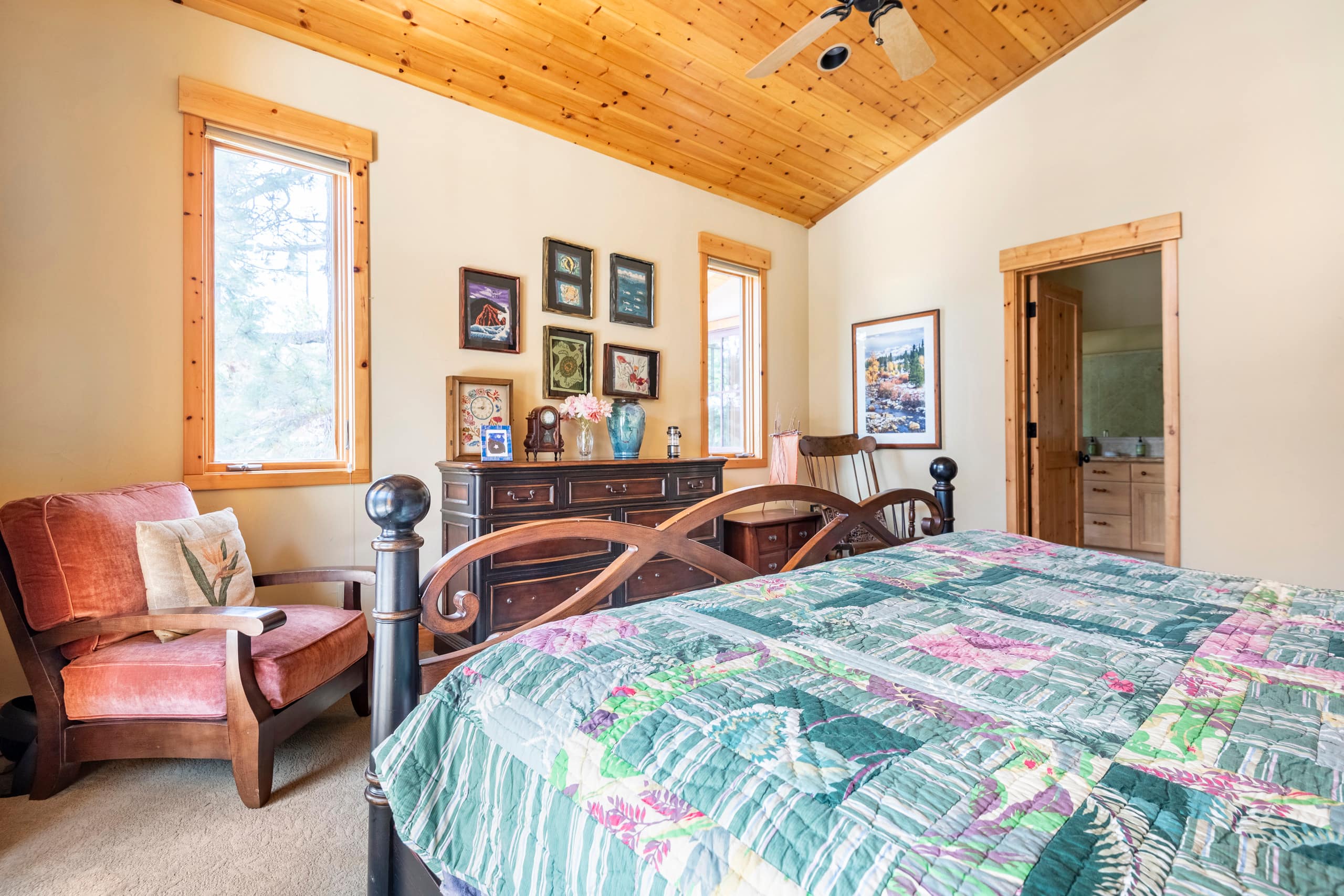 Luxury Swiss Chalet with Hot Tub & Creek Views - Photo 49