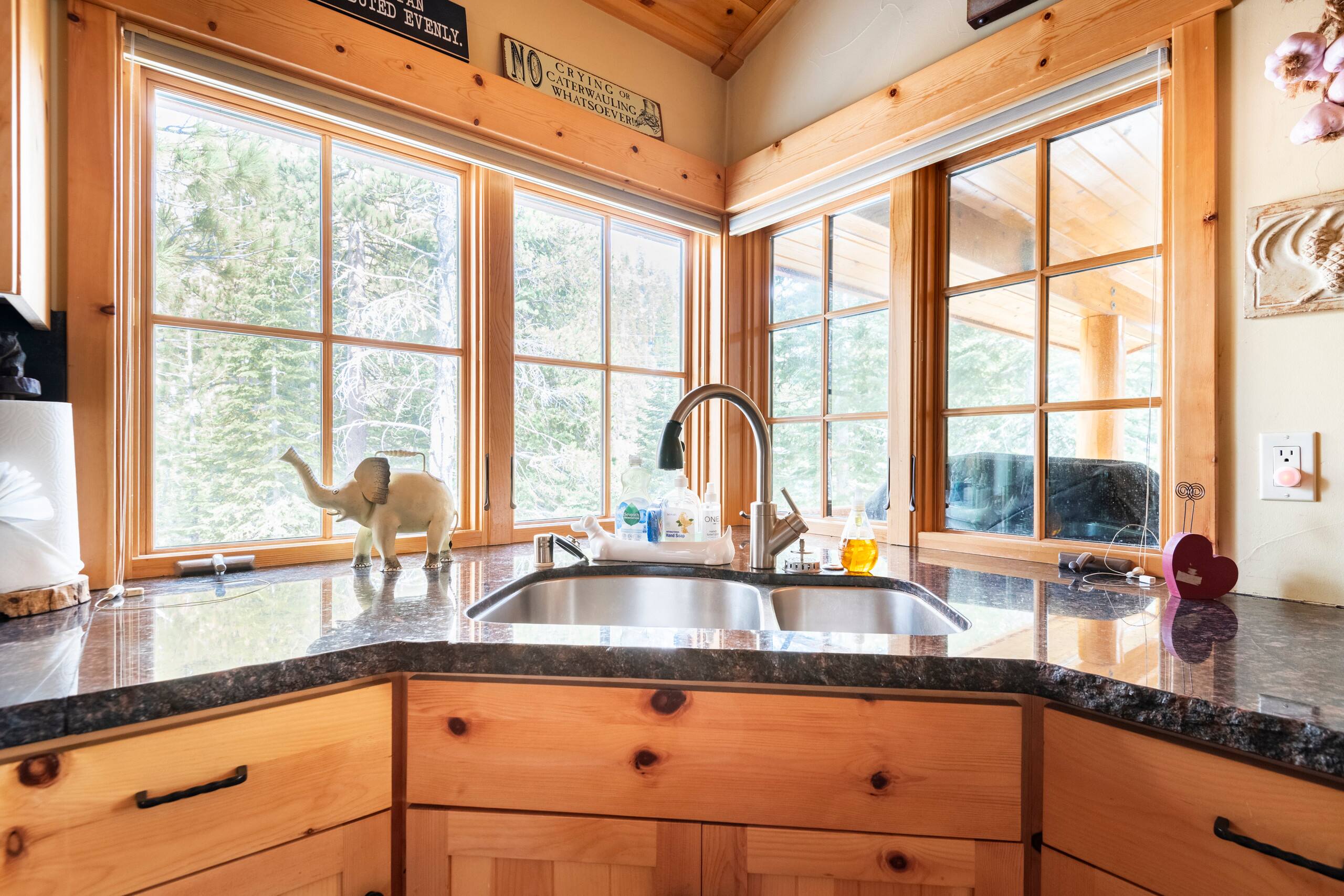 Luxury Swiss Chalet with Hot Tub & Creek Views - Photo 27