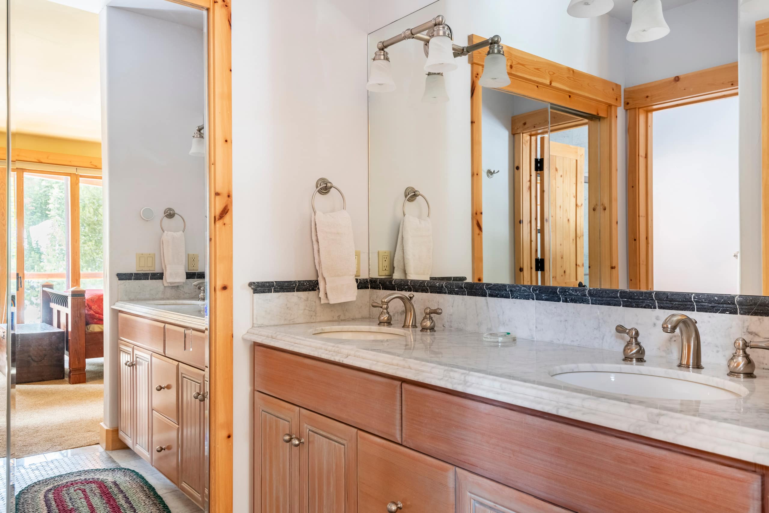 Luxury Swiss Chalet with Hot Tub & Creek Views - Photo 31