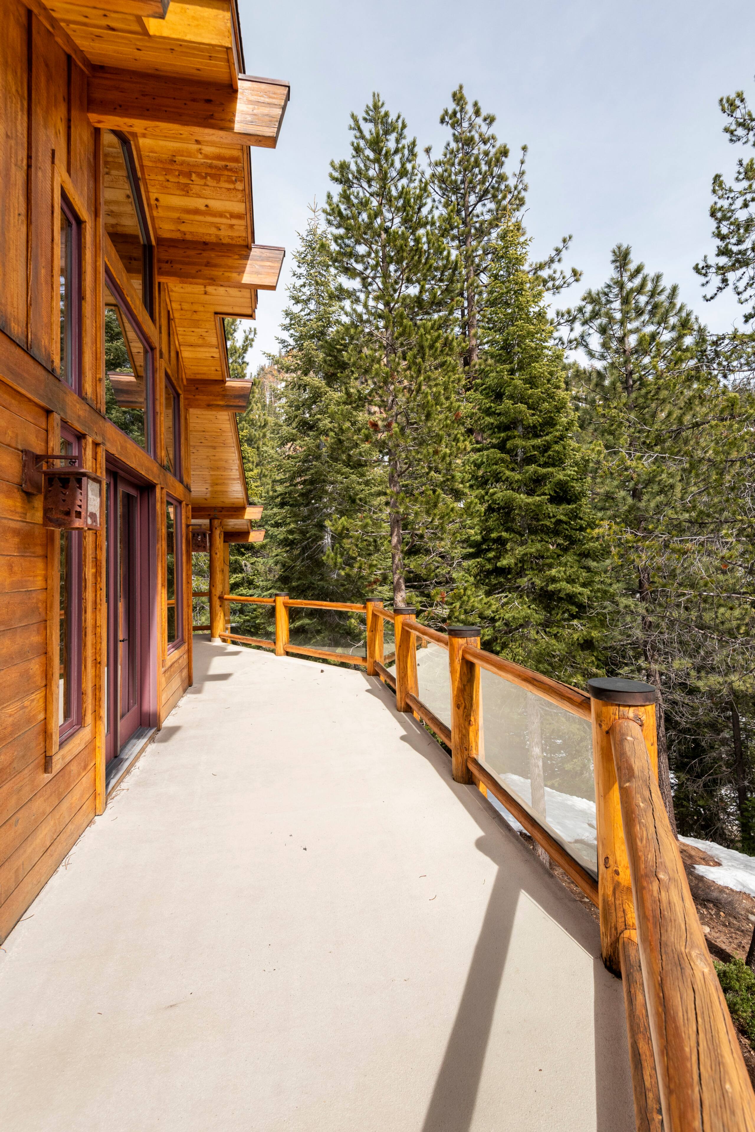 Luxury Swiss Chalet with Hot Tub & Creek Views - Photo 24