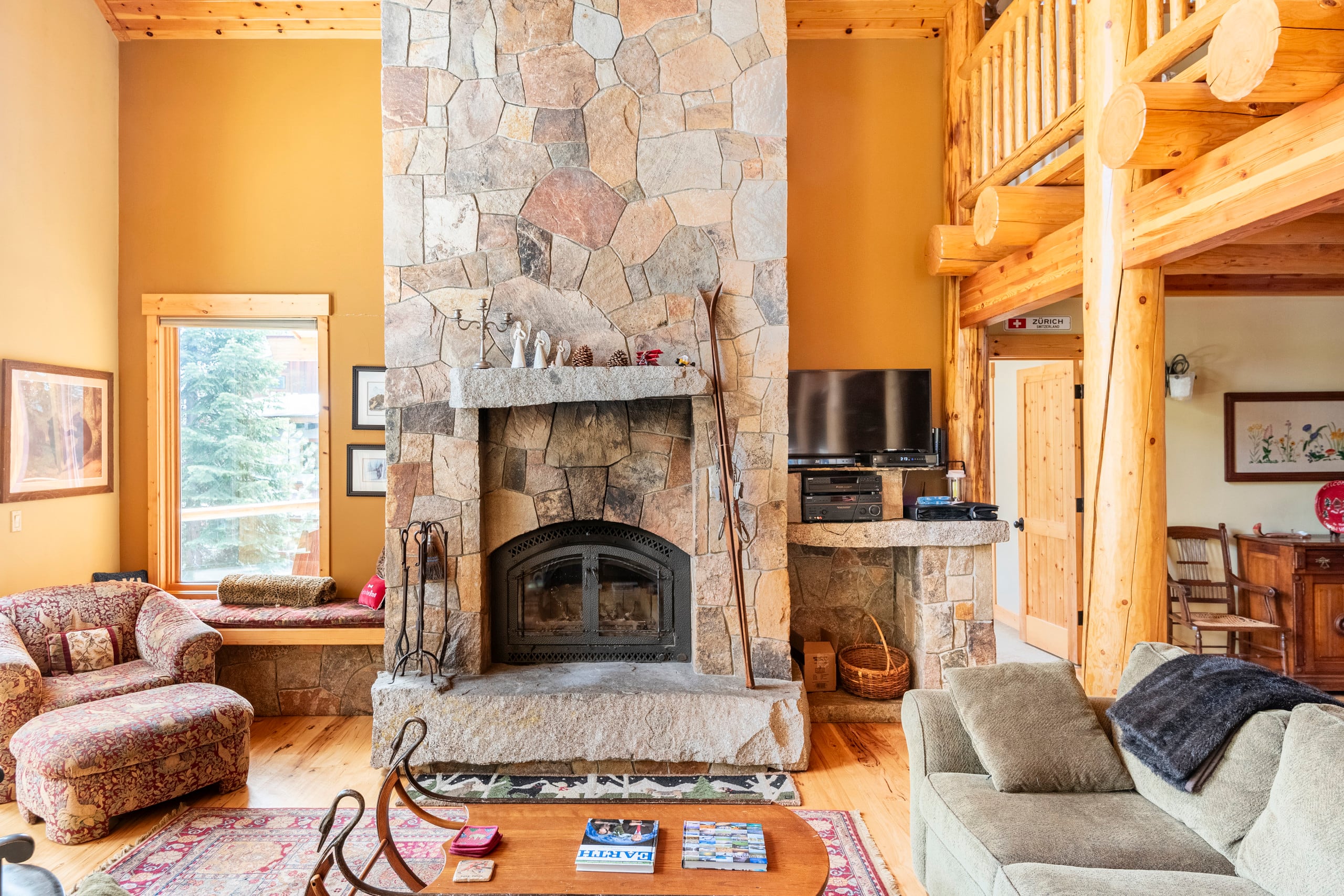 Luxury Swiss Chalet with Hot Tub & Creek Views - Photo 62