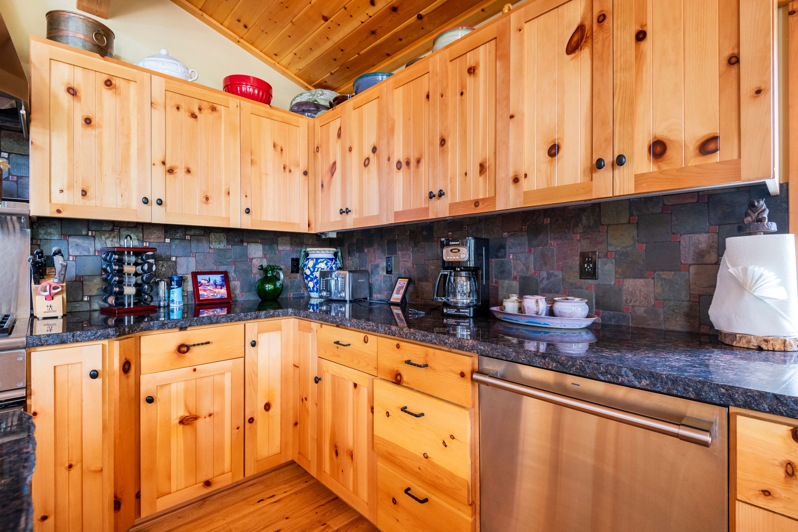 Luxury Swiss Chalet with Hot Tub & Creek Views - Photo 10