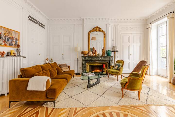 Au cœur de Lyon, un appartement d’exception gallery image 2