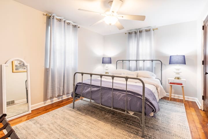 Mt. Lebanon-3 Bedrooms- Family Friendly- Clean