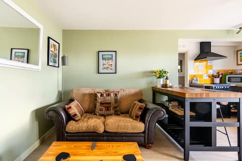 Popular Airbnb listing: Fieldview Cottage - The Wildings Elms Meadow in Norfolk