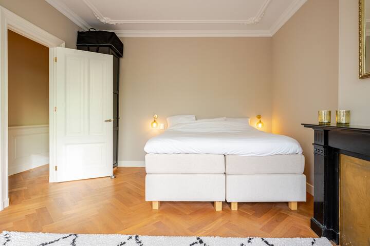 Luxury house with garden in popular Amsterdam area gallery image 4