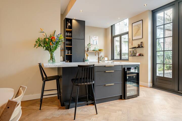 Luxury house with garden in popular Amsterdam area gallery image 3