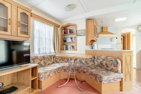 Top Airbnb: 3 Bedroom Holiday home in a private location. in Torbay