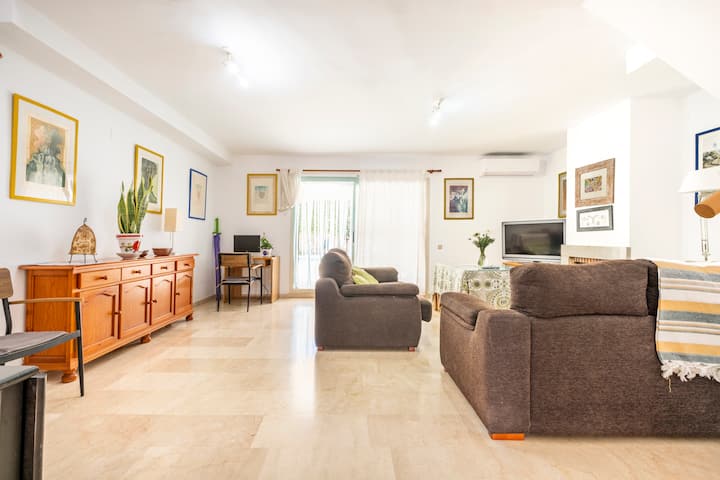 Villa-dúplex Adosada Con Piscina Privada Y Jardín - Torre del Mar