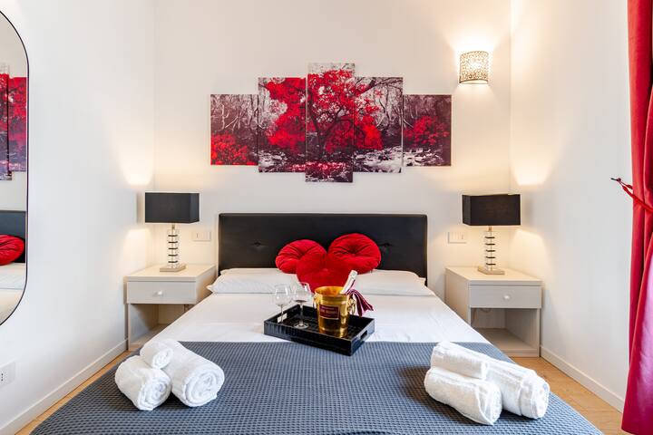 Centrale trilocale, 2 bagni e balconi, Lux, Milano gallery image 3