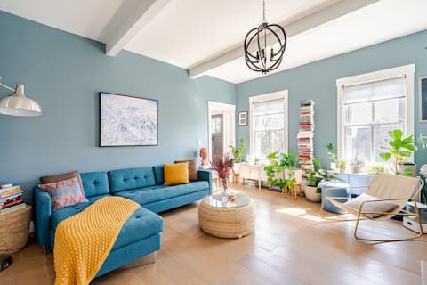 Modern Mountain City Retreat