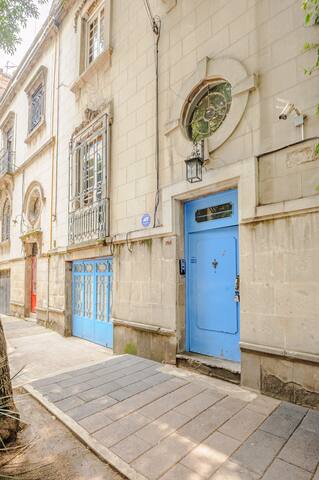 2BR big condo w/ terrace & amazing location gallery image 5