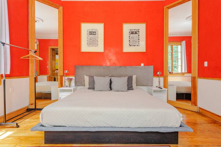 2BR big condo w/ terrace & amazing location gallery image 2