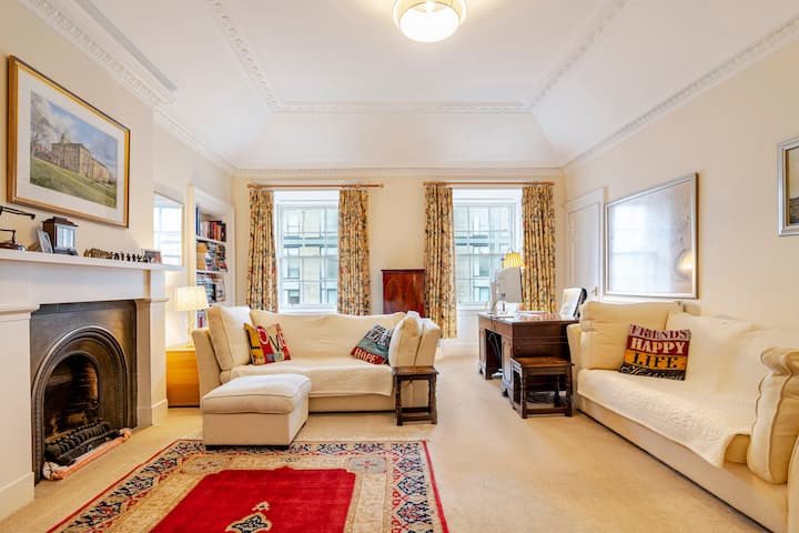 3 Double Bedroom, City Centre, Top Floor Flat - Edimburgo