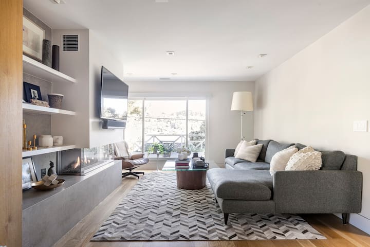 Castro Luxury 2-bedroom with Hot Tub