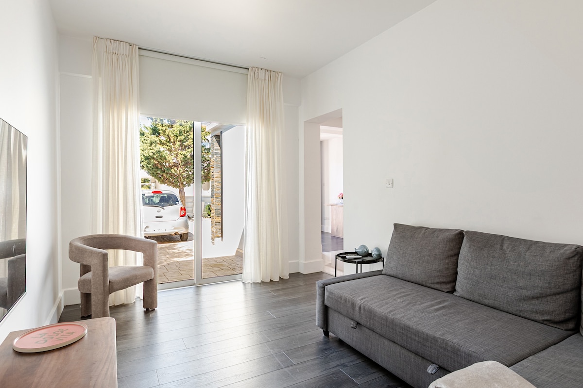 24/7 guest communication management