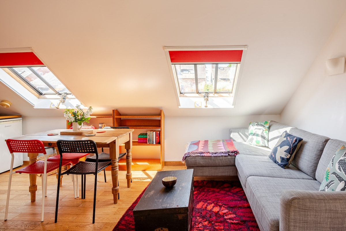 Top Airbnb: Lovely studio style mews house with free parking in Clifton Without