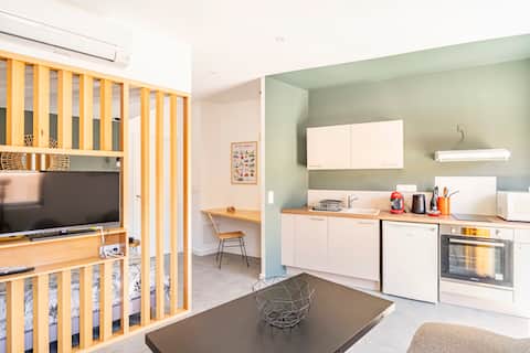 Airbnb performant: Studio with terrace, vineyard view, private parking à Collioure