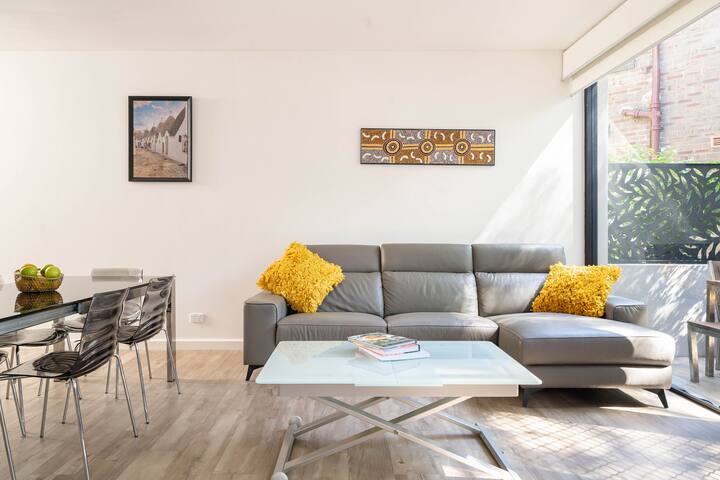 Walking distance to Bondi Beach. gallery image 3