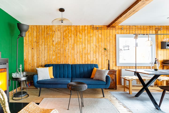 Sebule iliyo na sofa inayoweza kubadilishwa