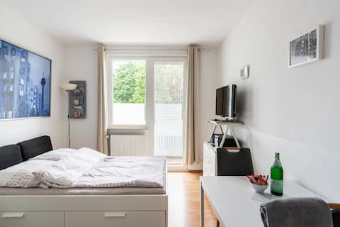 Cozy apartment with south-facing balcony and bath