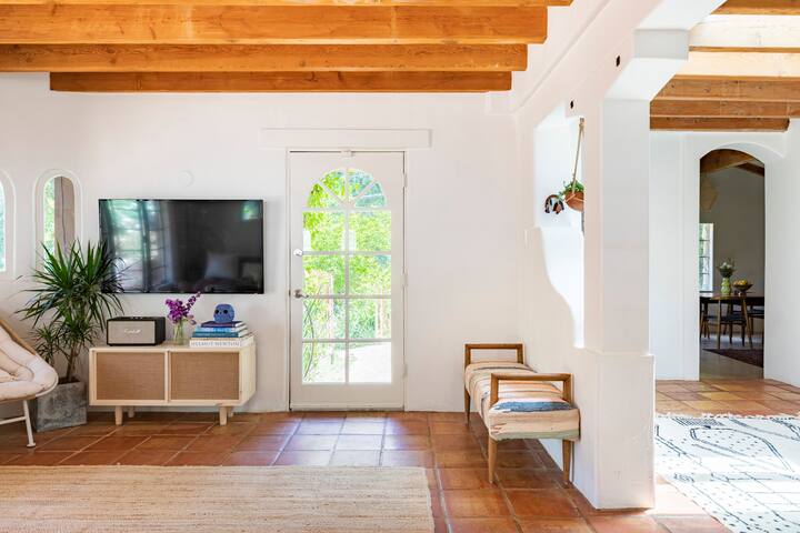 Serene Topanga Oasis gallery image 4