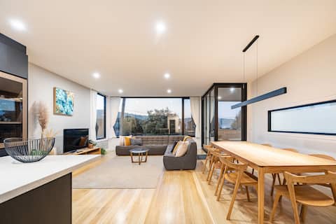 Popular Airbnb listing: Samphire - quiet but central in Apollo Bay