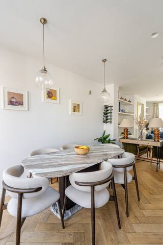 Private Patio | A/C | Notting Hill | Modern gallery image 3