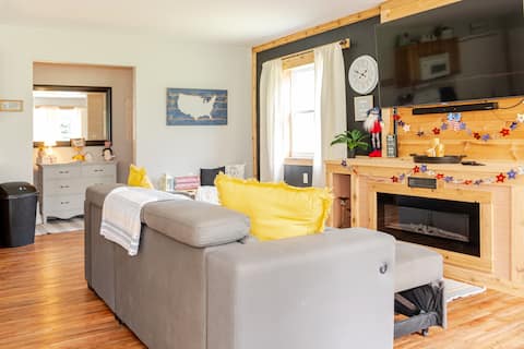 Cozy home located in beautiful country setting