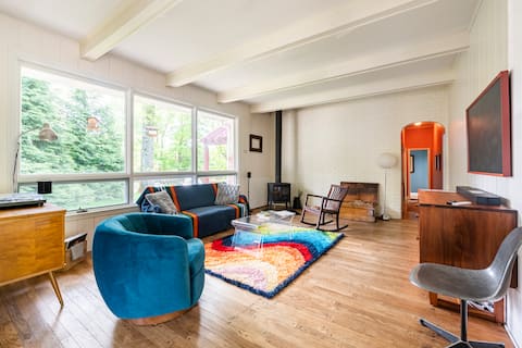 Autumn Leafing in Cold Spring