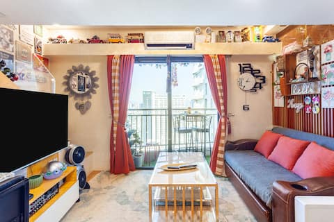 JP's Cityscape -condo with nice view & pool access