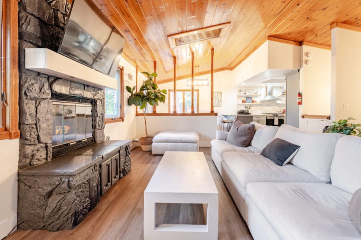 Cozy 10+ Group Fun Summer Cabin Lake Gregory - San Bernardino, CA