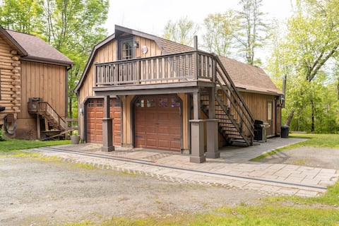 Quiet, peaceful wooded setting.