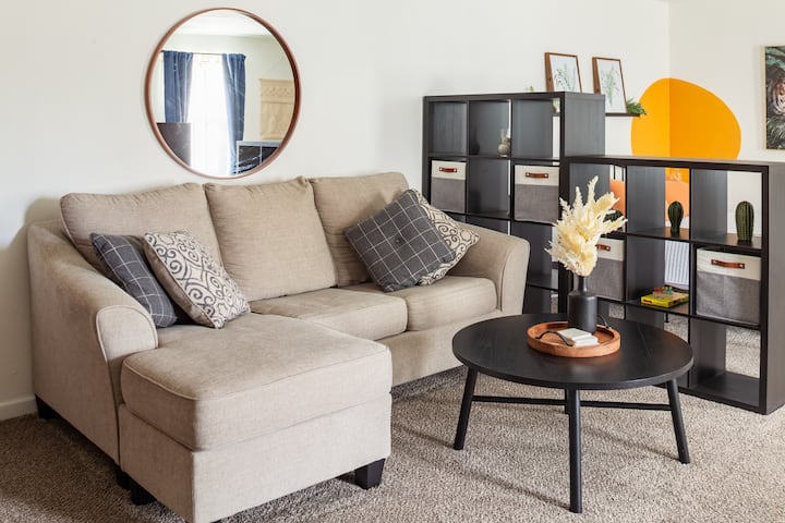 Charming Casita Near Lackland Afb & Downtown Sa - San Antonio