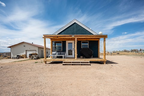 Stay among Horses in charming tiny cabin