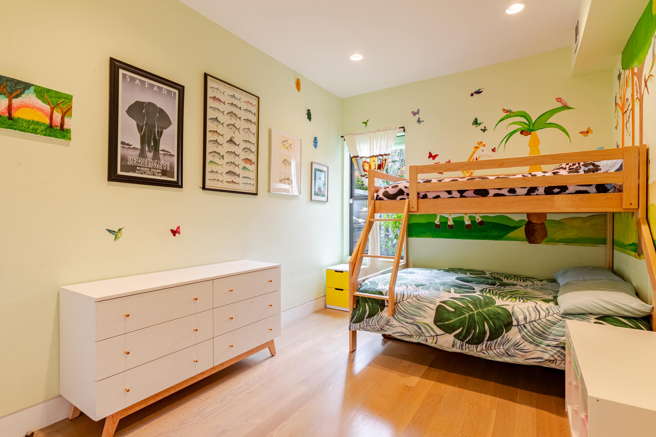 Home in San Francisco · ★4.94 · 3 bedrooms · 4 beds · 2 baths - Image 23