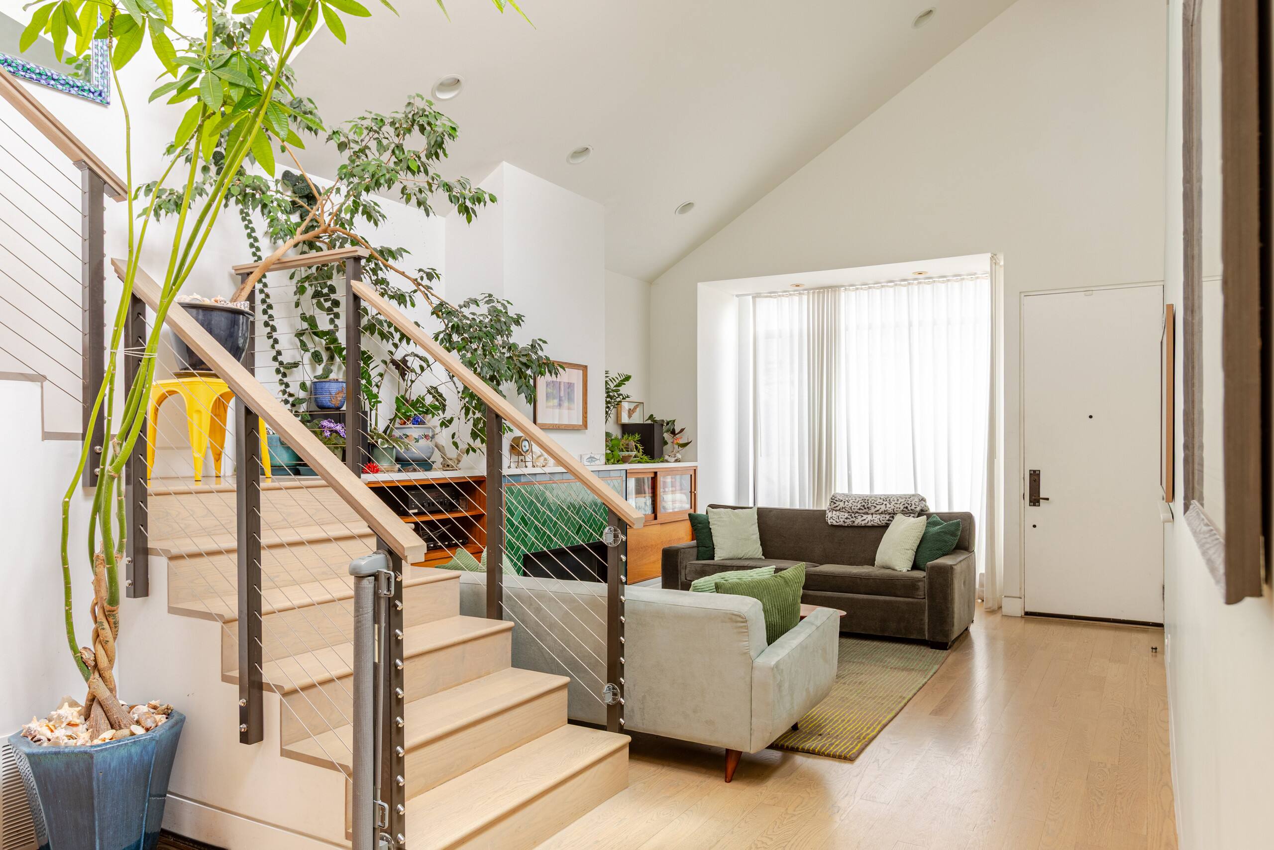Home in San Francisco · ★4.94 · 3 bedrooms · 4 beds · 2 baths - Image 2