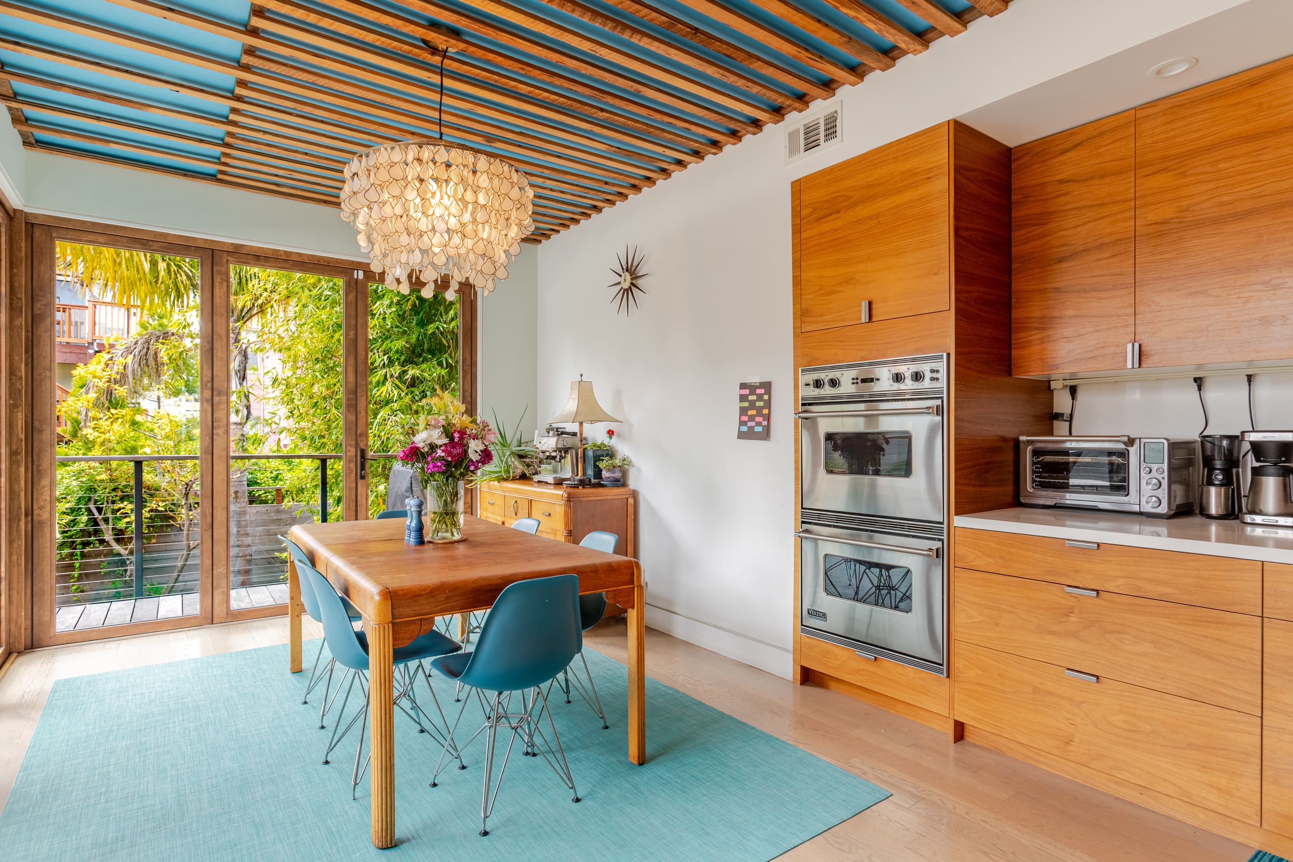 Home in San Francisco · ★4.94 · 3 bedrooms · 4 beds · 2 baths - Image 16