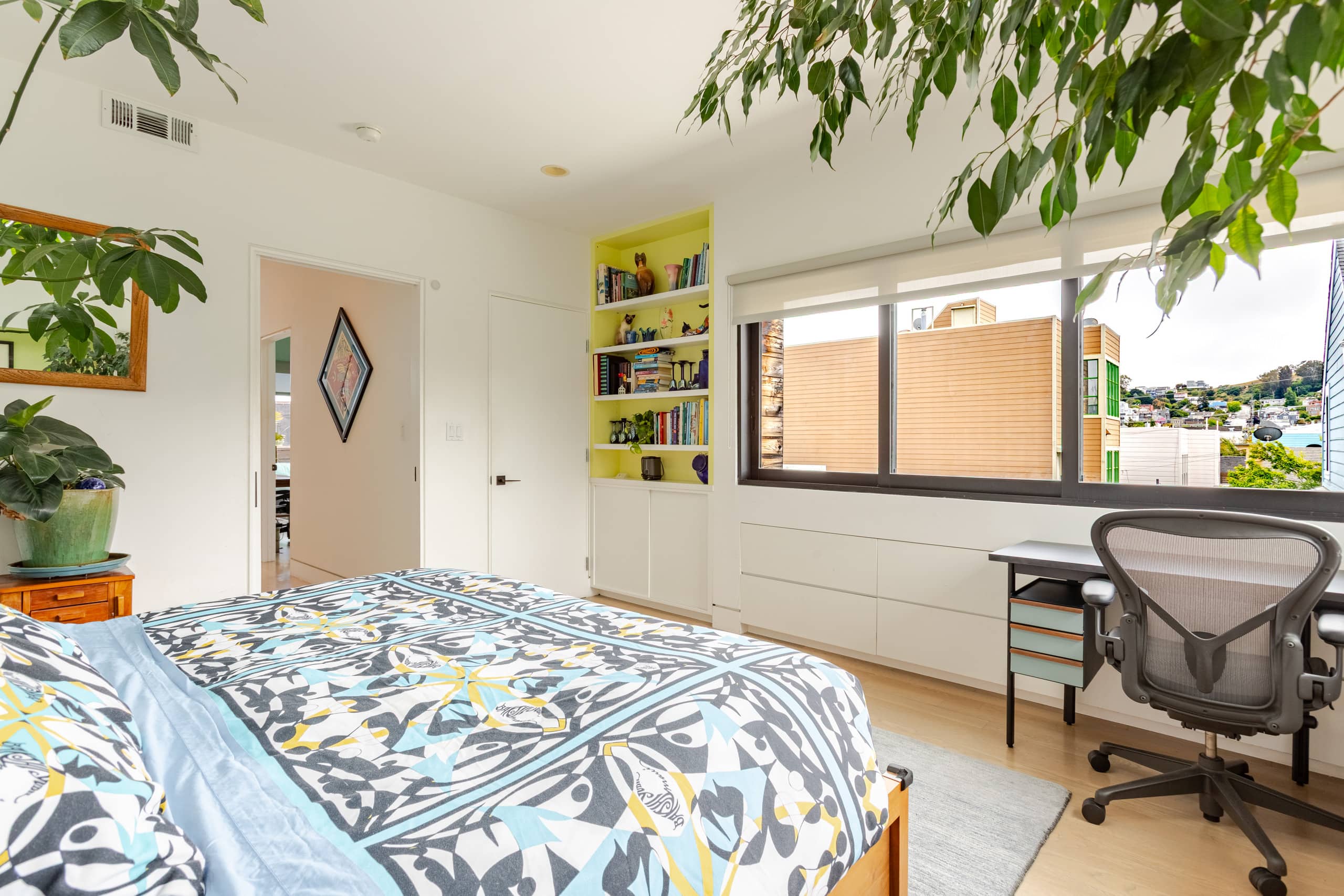 Home in San Francisco · ★4.94 · 3 bedrooms · 4 beds · 2 baths - Image 21