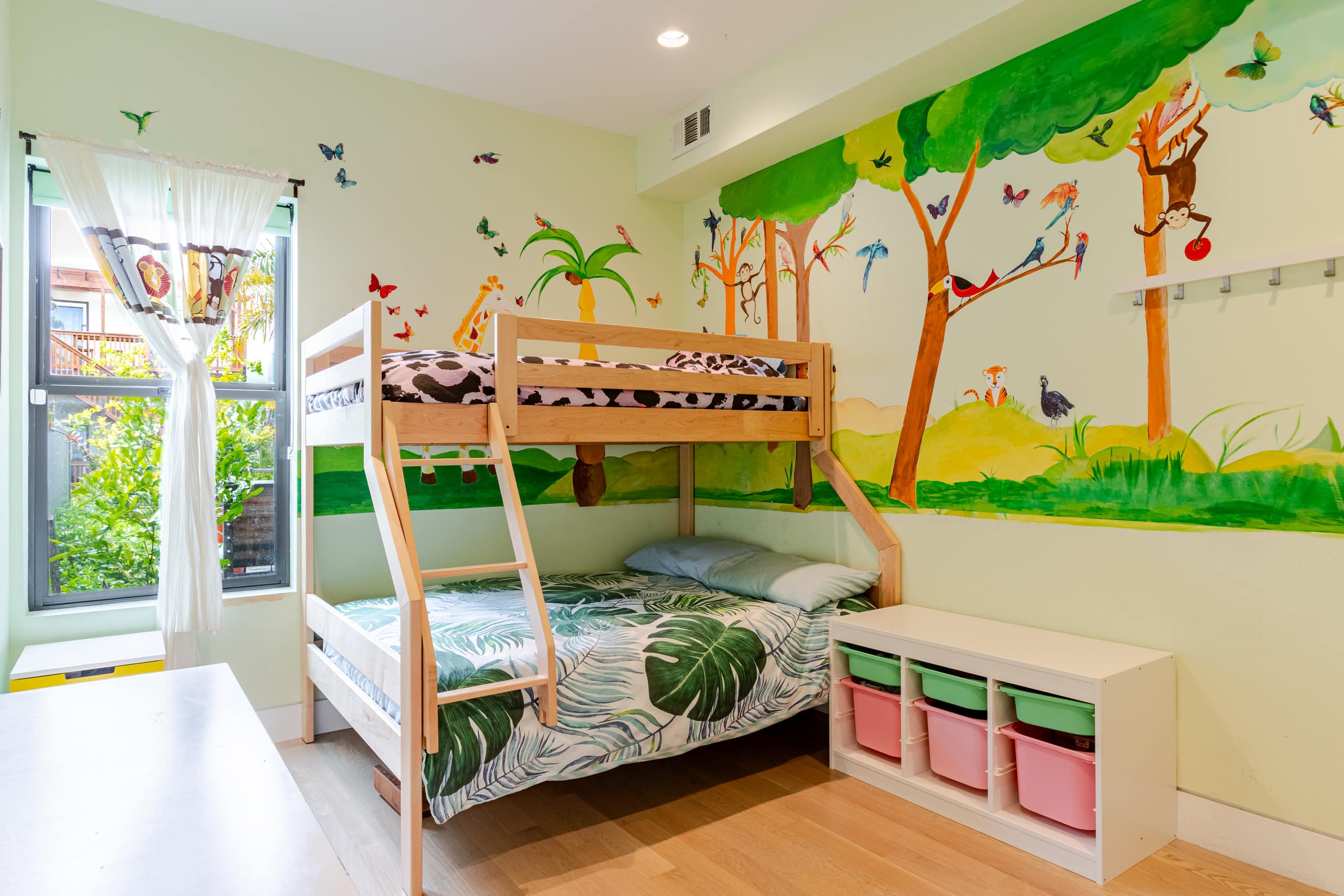 Home in San Francisco · ★4.94 · 3 bedrooms · 4 beds · 2 baths - Image 24