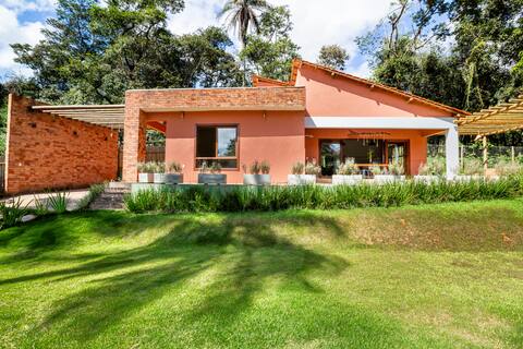 Casa de Campo em Macacos pleasant with Jacuzzi