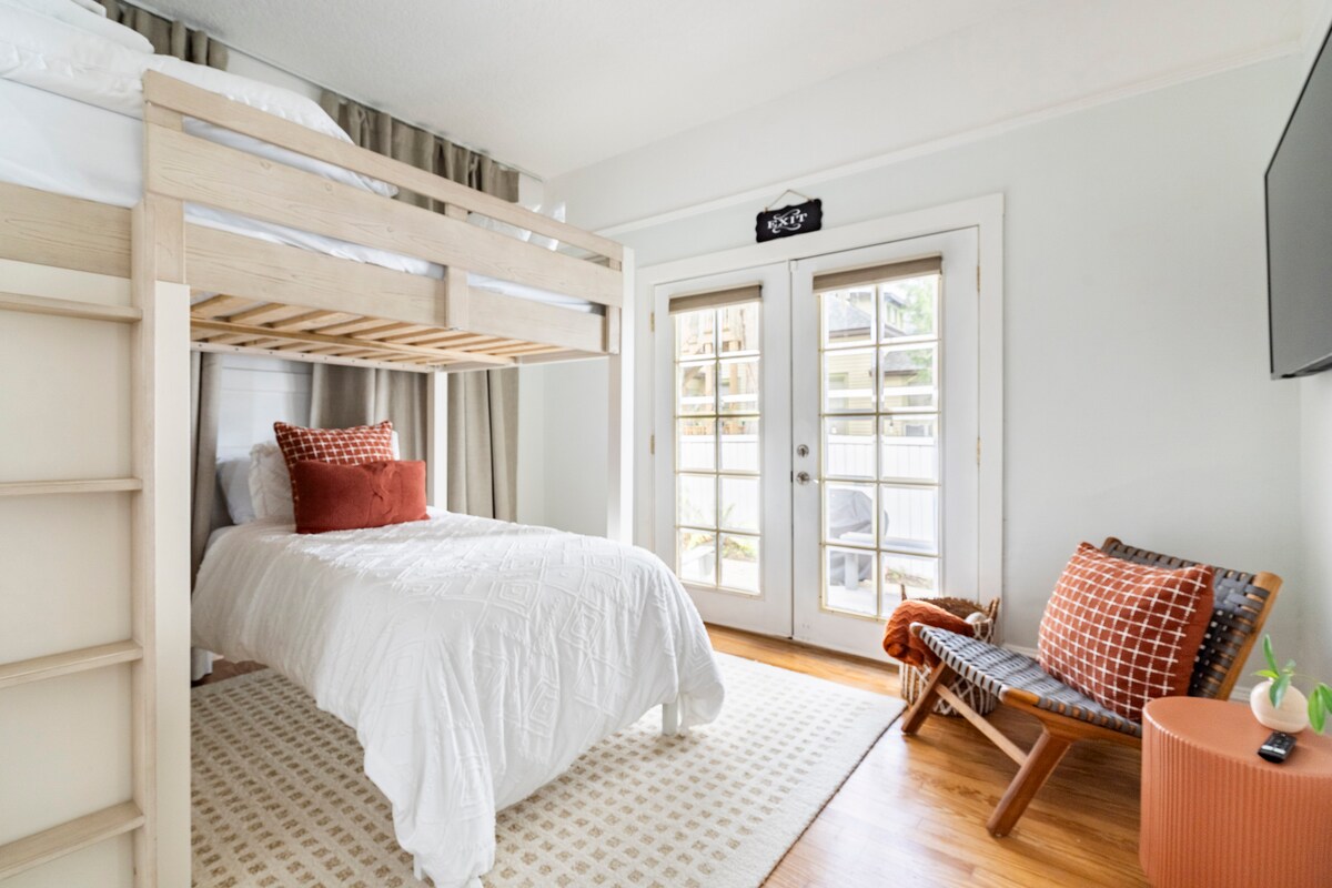 غرفة بطابقين