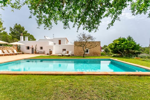 Can Ferrer • Authentic "payesa" house