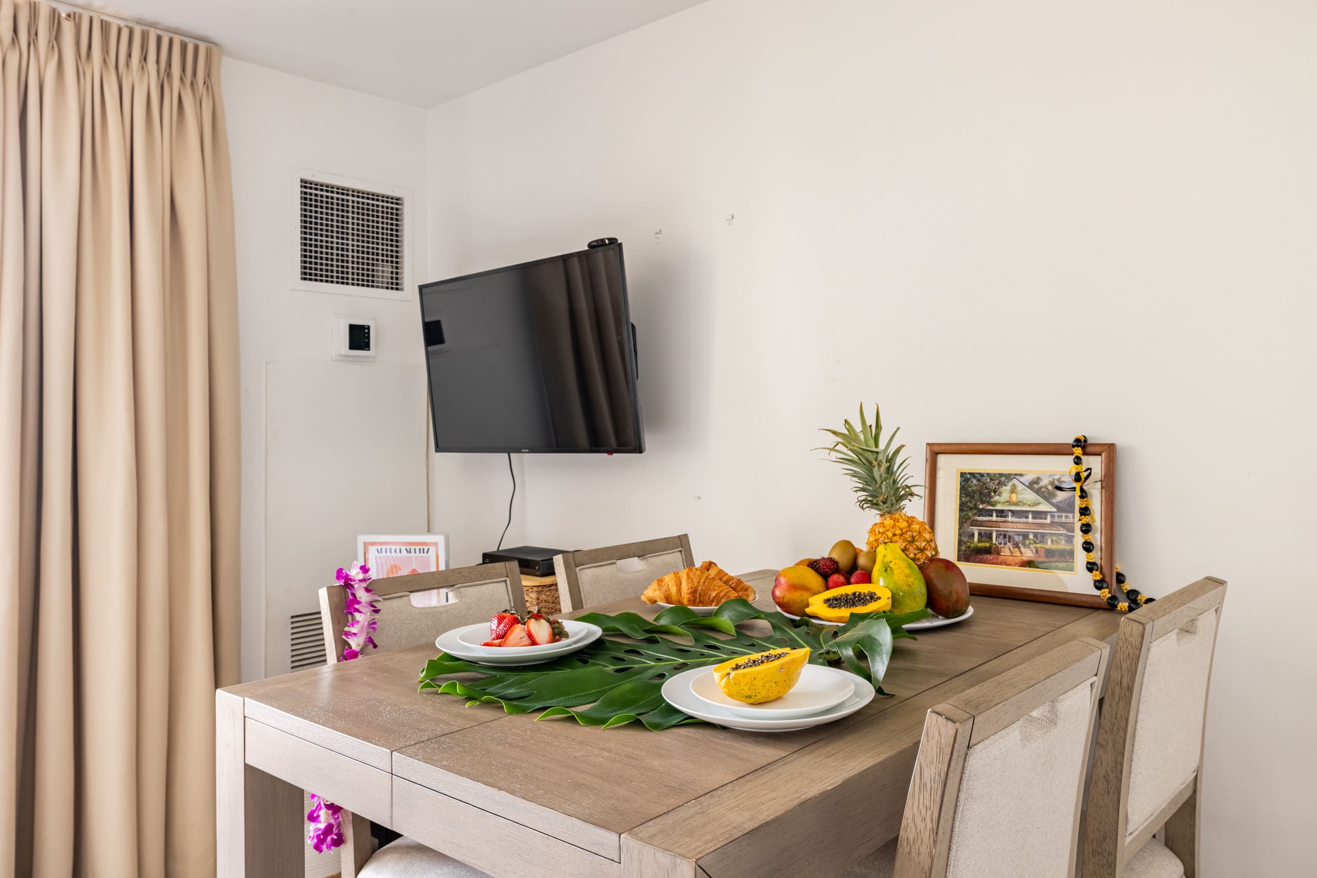 5 Min Walk to Beach, Kitchen, $0 Cleaning/Parking - Image 19