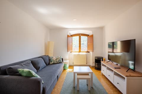 Anuncio de Airbnb popular: Apartment in a beach town en Cudillero