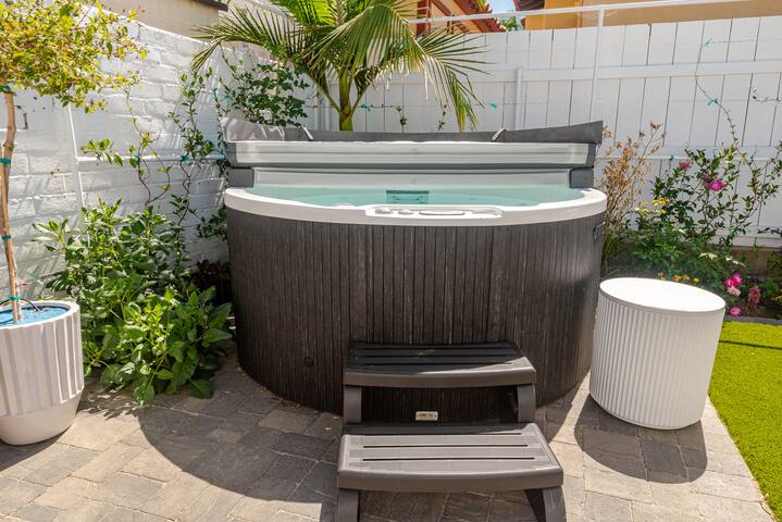 Captivating Cottage at the Cove gallery image 3