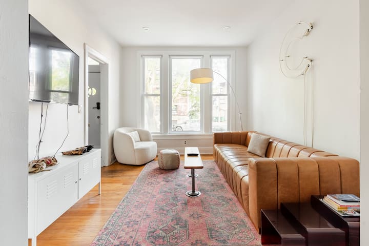 Hear the Crowd Roar from a Condo Moments Away from Wrigley